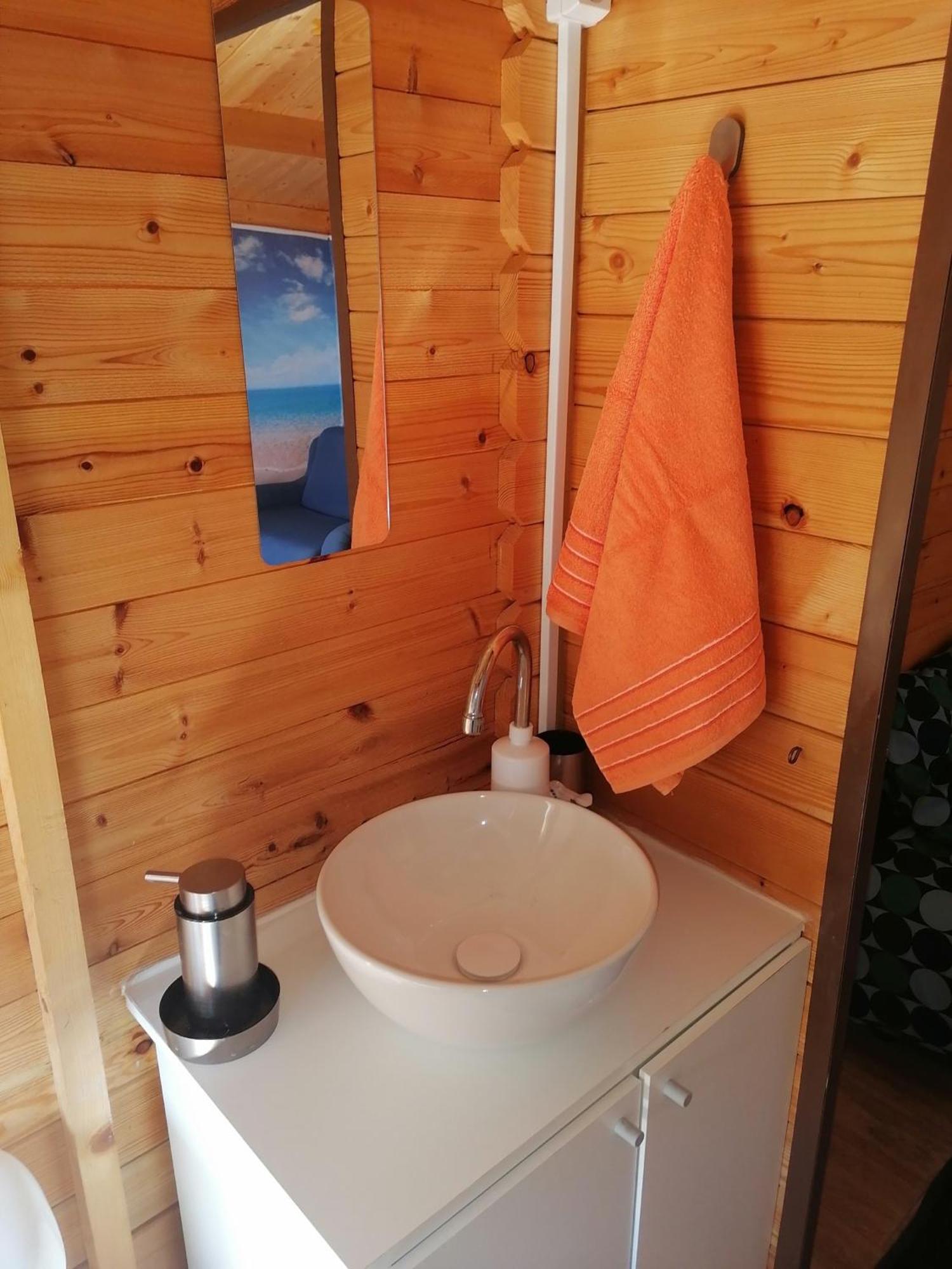 Dinocamp Guest House Lourinha  Ngoại thất bức ảnh